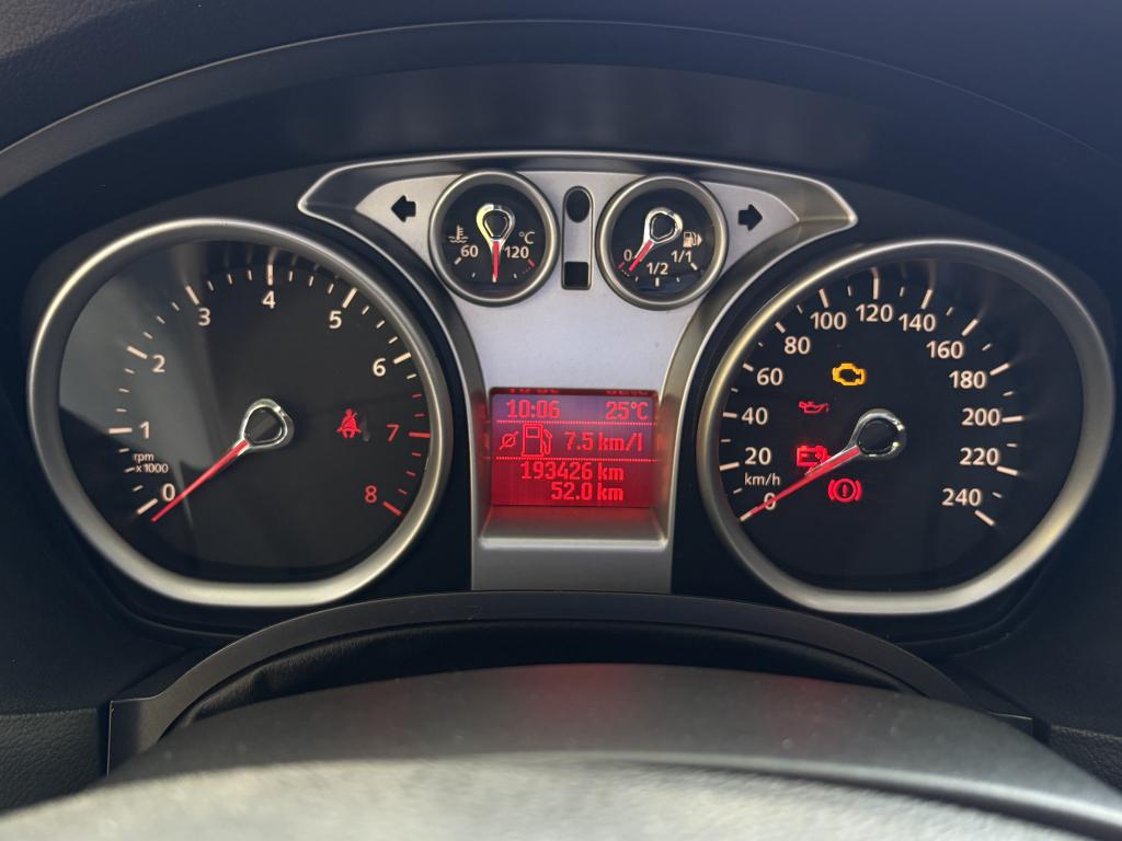 FORD Focus Hatch - Foto