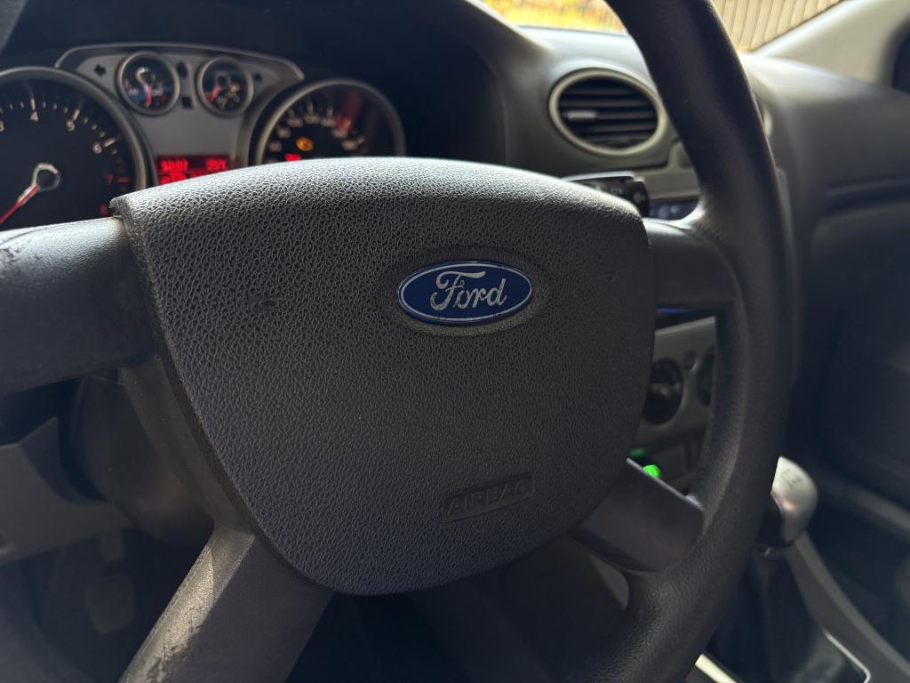 FORD Focus Hatch - Foto