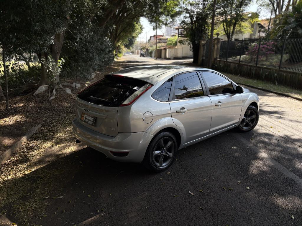 FORD Focus Hatch - Foto