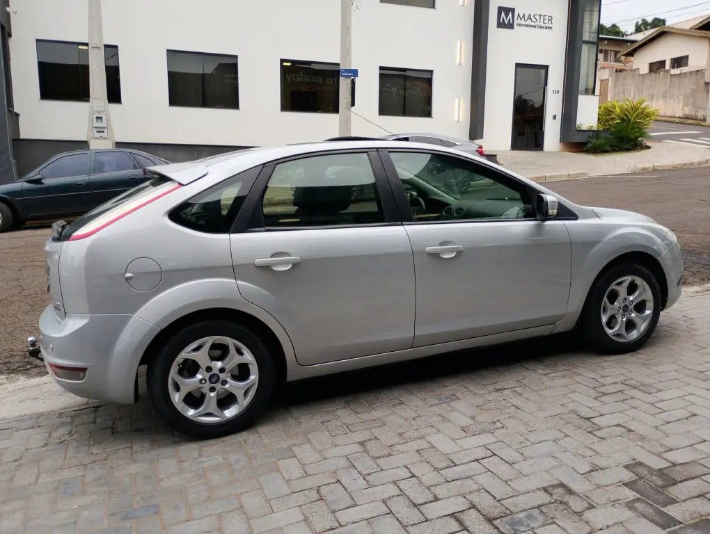 FORD Focus Hatch - Foto