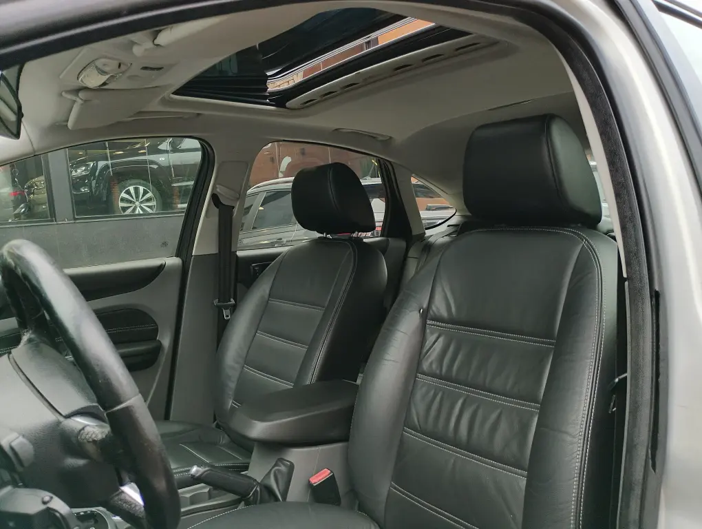 FORD Focus Hatch - Foto