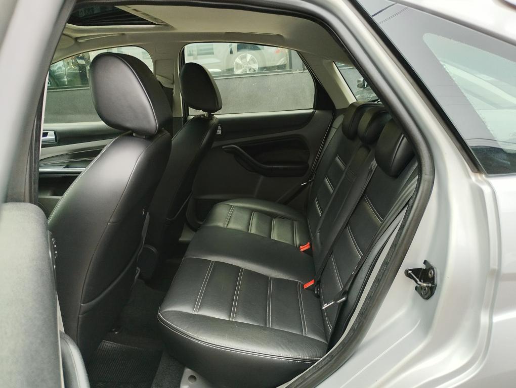 FORD Focus Hatch - Foto