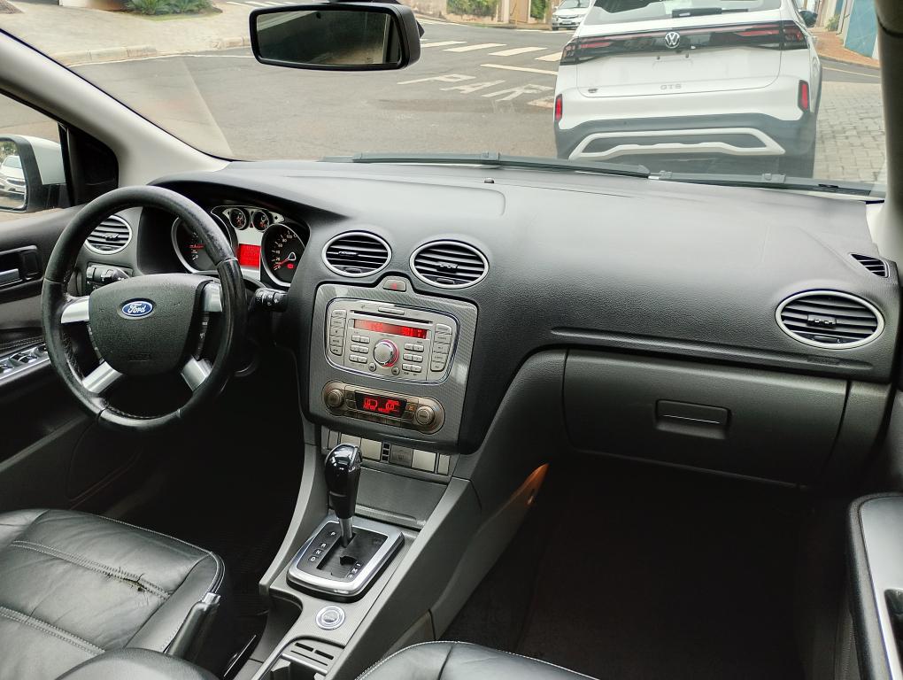 FORD Focus Hatch - Foto