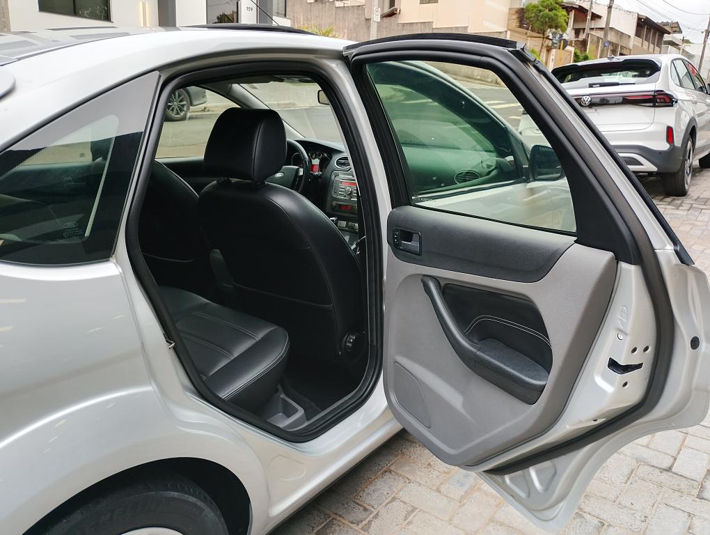 FORD Focus Hatch - Foto