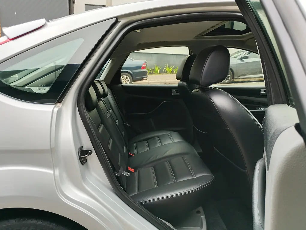 FORD Focus Hatch - Foto