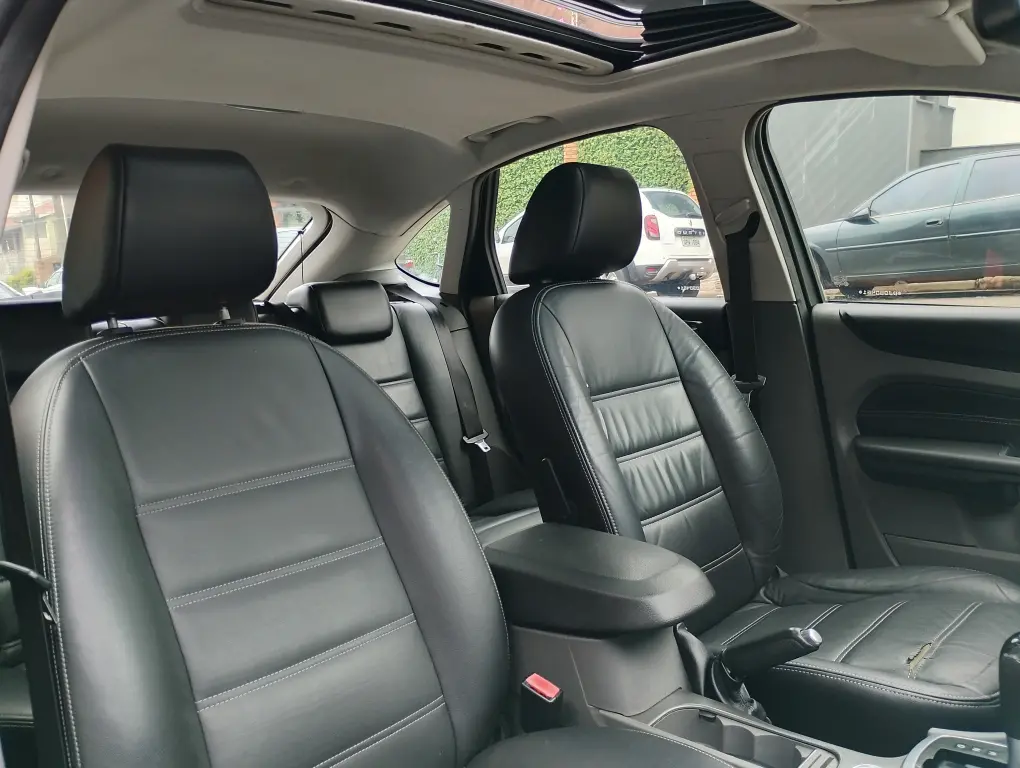 FORD Focus Hatch - Foto