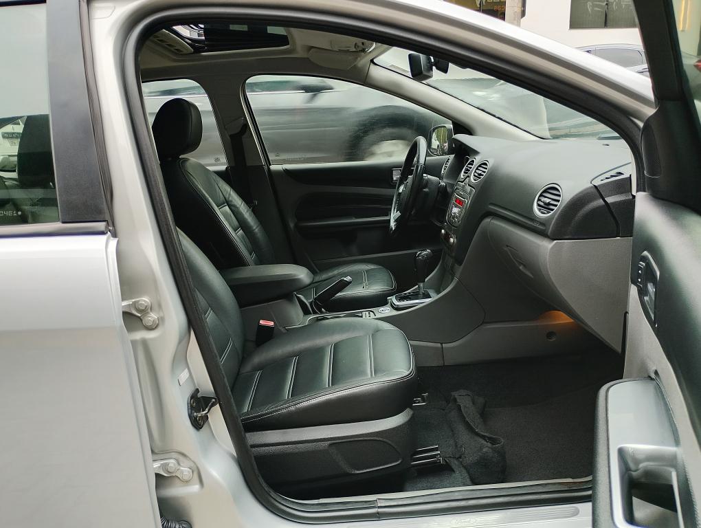 FORD Focus Hatch - Foto