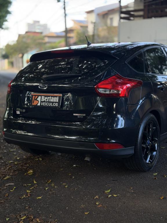 FORD Focus Hatch - Foto