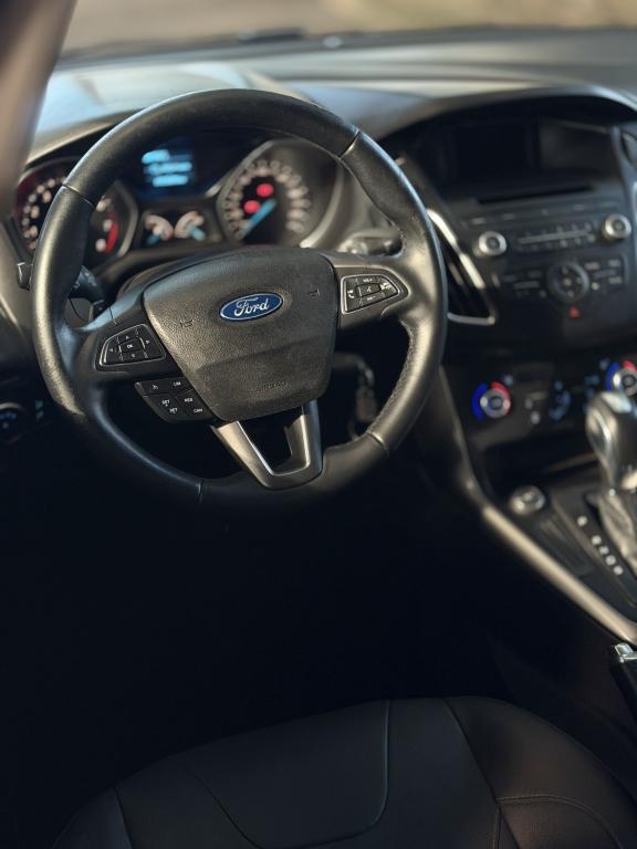 FORD Focus Hatch - Foto