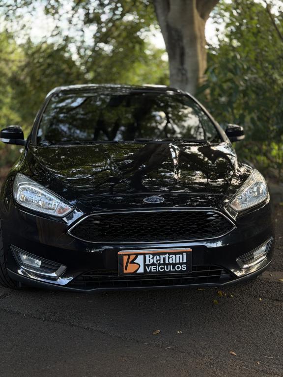 FORD Focus Hatch - Foto