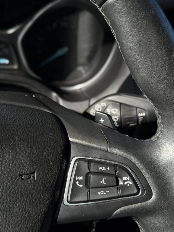 FORD Focus Hatch - Foto