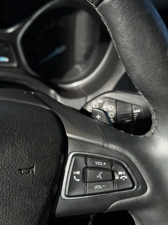 FORD Focus Hatch - Foto