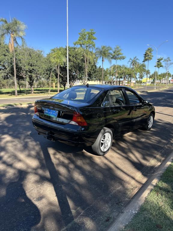 FORD Focus Sedan - Foto