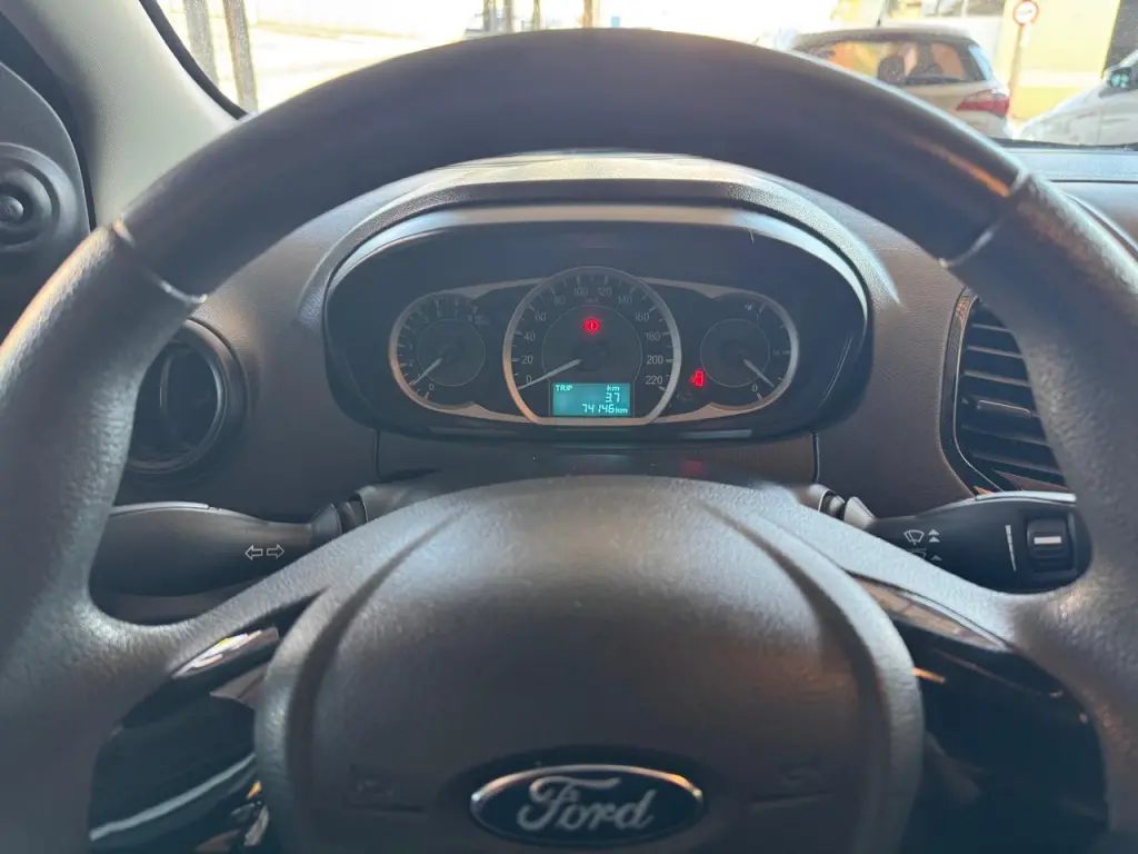 FORD Ka + Sedan - Foto