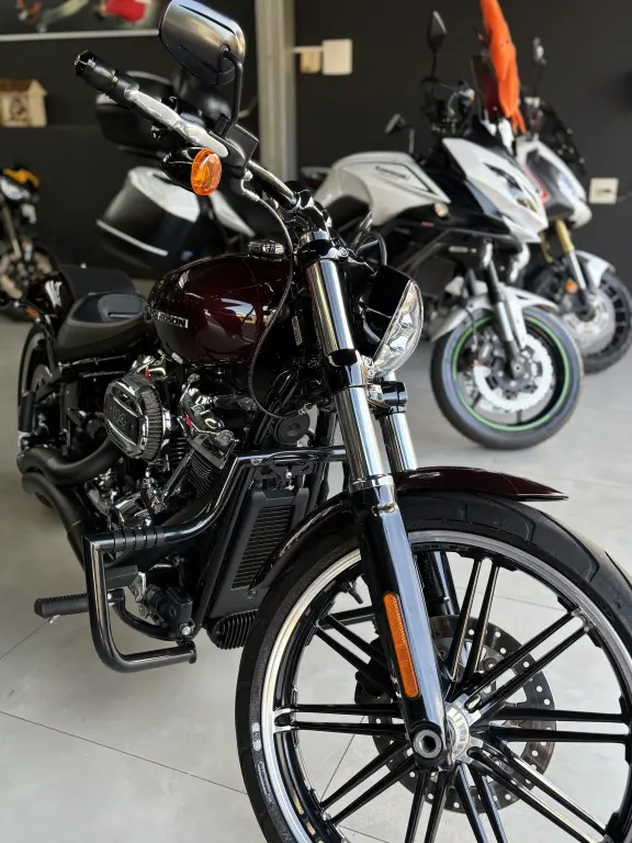 HARLEY DAVIDSON Breakout - Foto