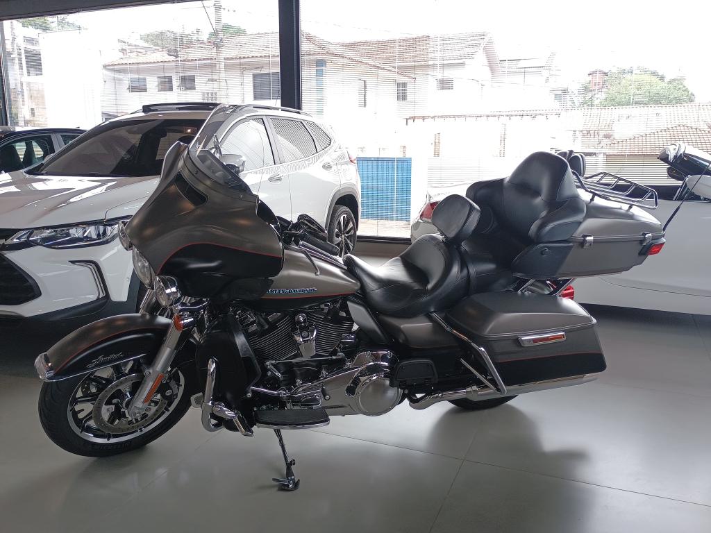 HARLEY DAVIDSON Electra Glide Ultra Limited - Foto