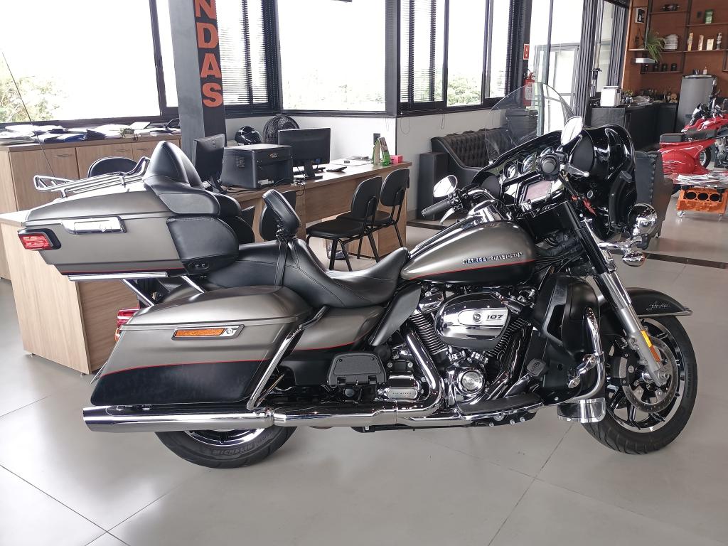 HARLEY DAVIDSON Electra Glide Ultra Limited - Foto