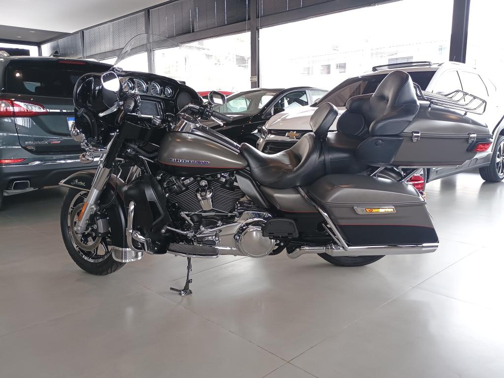 HARLEY DAVIDSON Electra Glide Ultra Limited - Foto