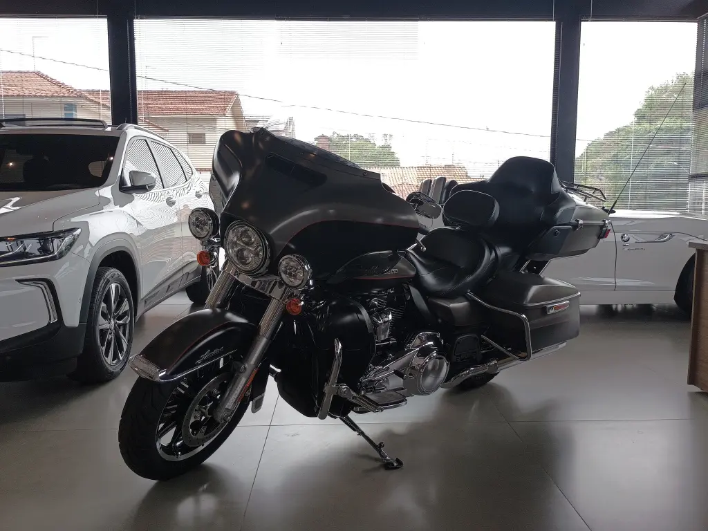 HARLEY DAVIDSON Electra Glide Ultra Limited - Foto