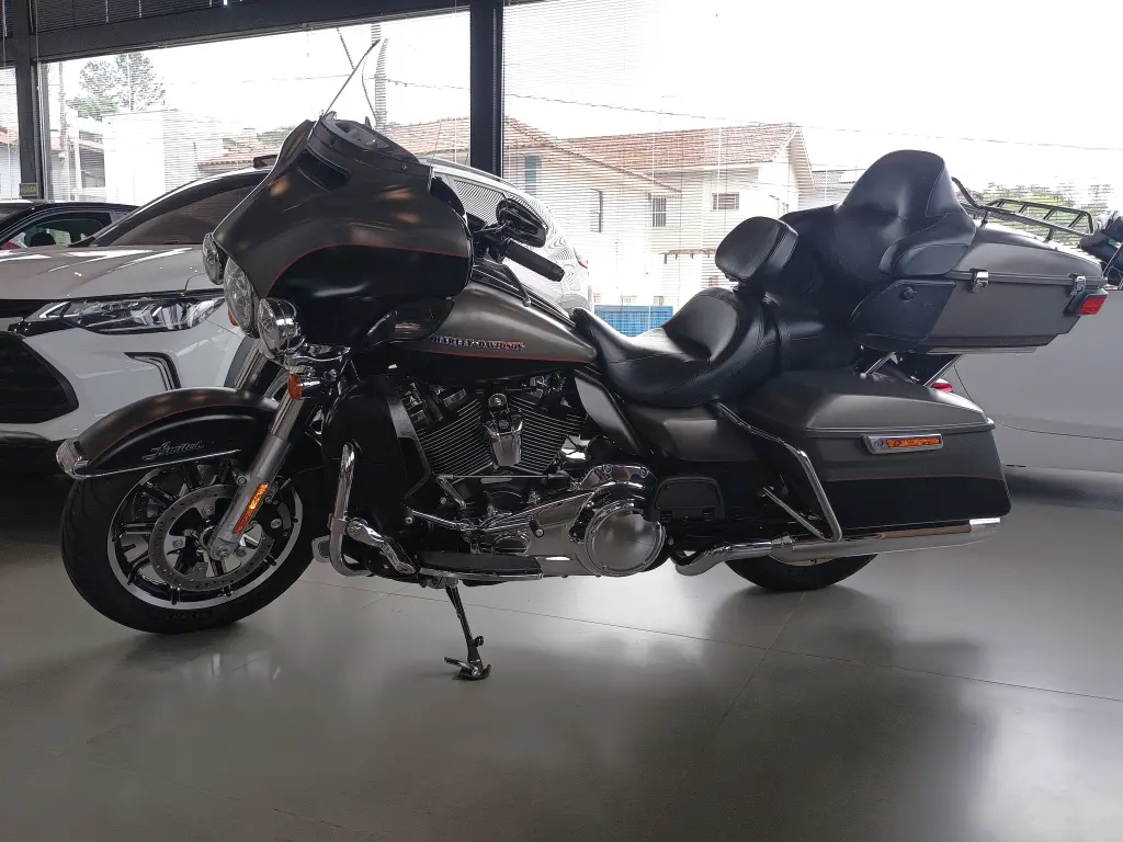 HARLEY DAVIDSON Electra Glide Ultra Limited - Foto