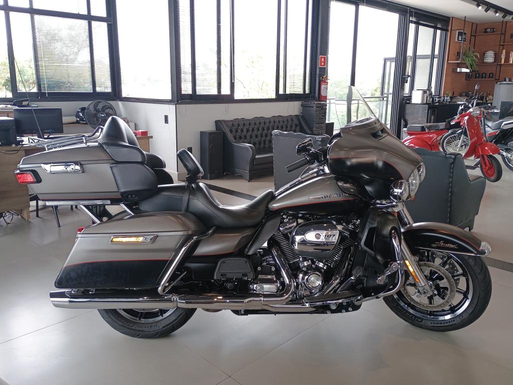 HARLEY DAVIDSON Electra Glide Ultra Limited - Foto