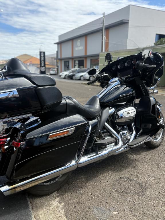 HARLEY DAVIDSON Electra Glide Ultra Limited - Foto