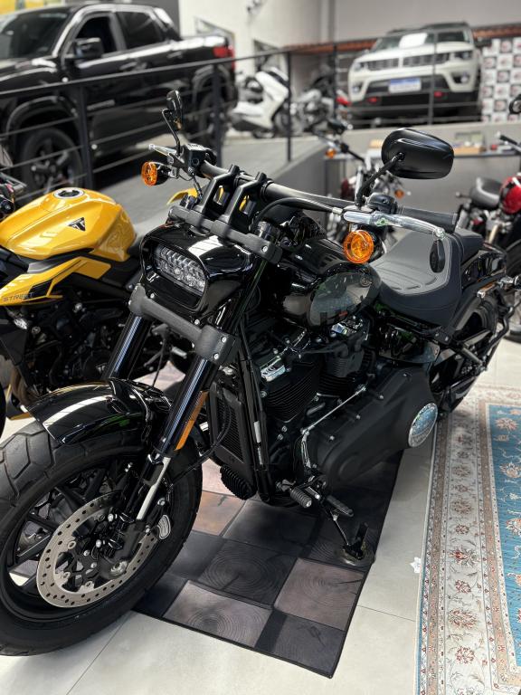 HARLEY DAVIDSON Softail Fat Bob - Foto