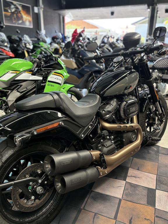 HARLEY DAVIDSON Softail Fat Bob - Foto