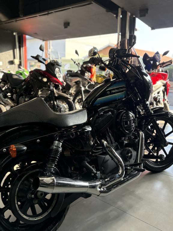 HARLEY DAVIDSON Sportster XL 1200 - Foto