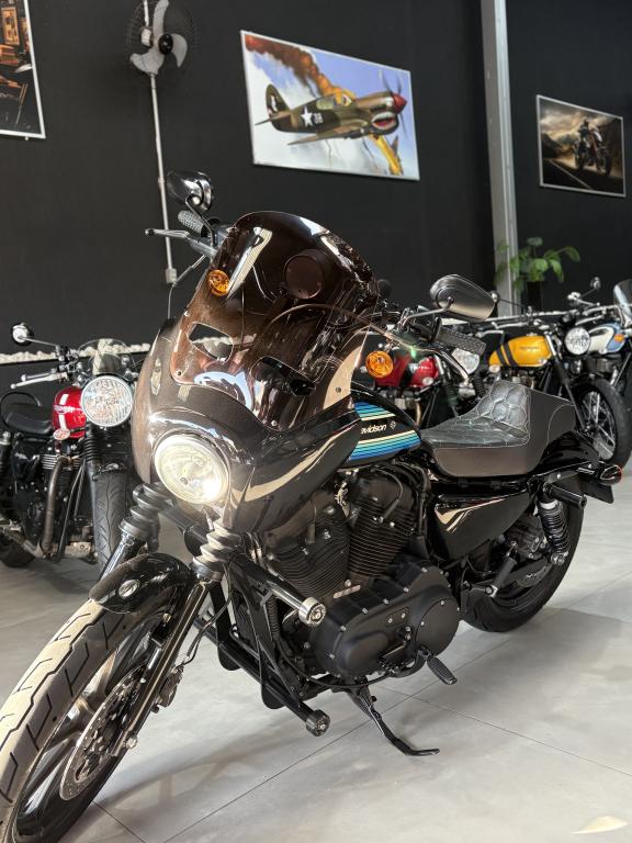 HARLEY DAVIDSON Sportster XL 1200 - Foto