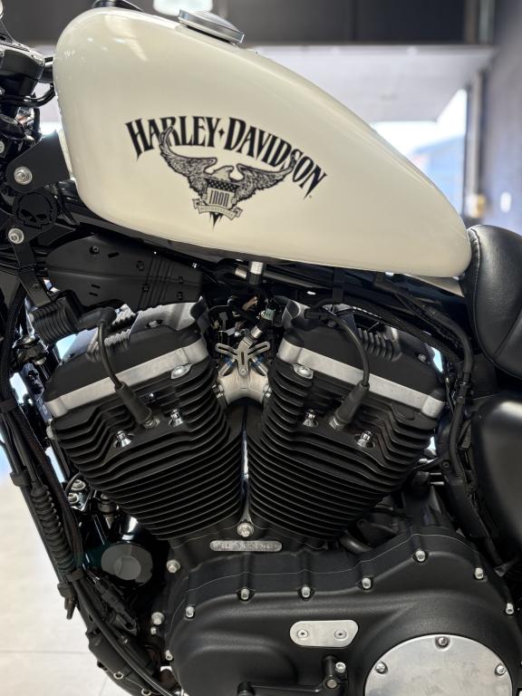 HARLEY DAVIDSON Sportster XL 883 - Foto