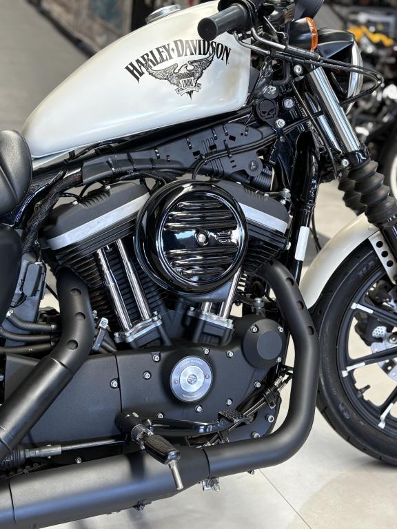 HARLEY DAVIDSON Sportster XL 883 - Foto