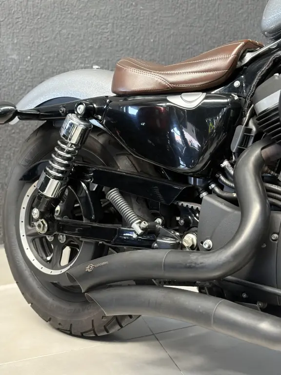 HARLEY DAVIDSON Sportster XL 883 - Foto