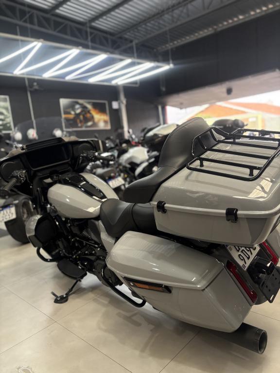 HARLEY DAVIDSON Street Glide FLHX - Foto