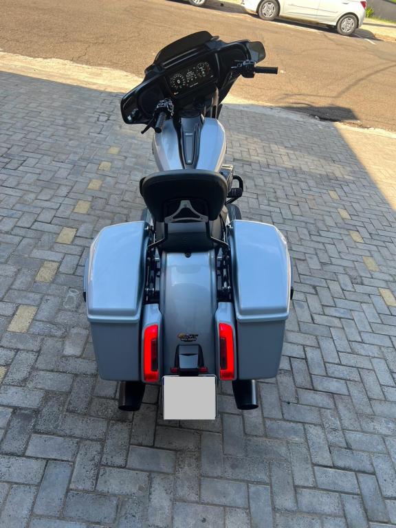 HARLEY DAVIDSON Street Glide FLHX - Foto