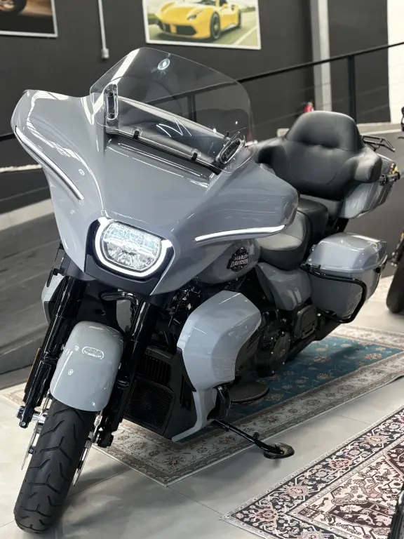 HARLEY DAVIDSON Street Glide FLHX - Foto