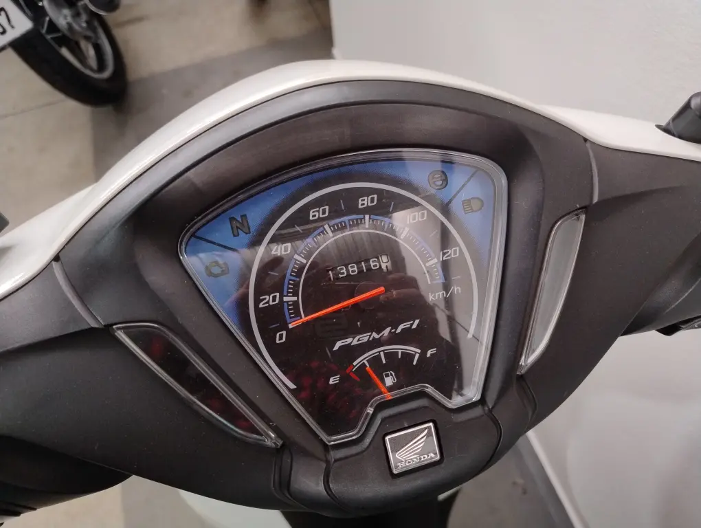 HONDA Biz 110 I - Foto