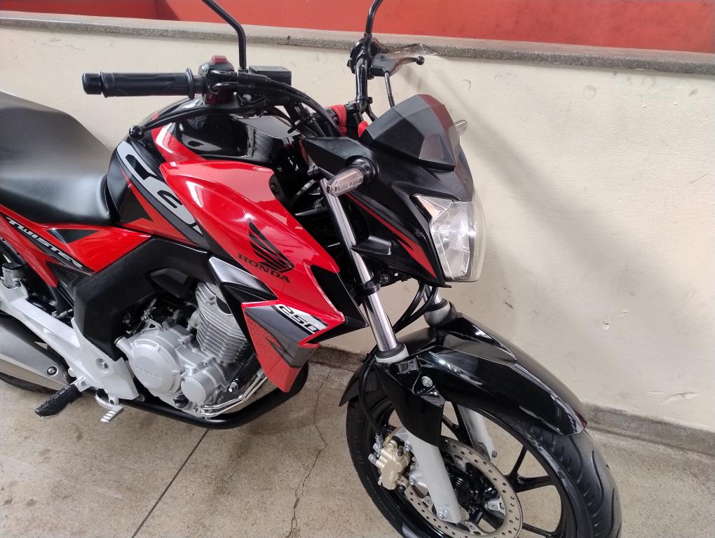 HONDA CB 250 F Twister - Foto