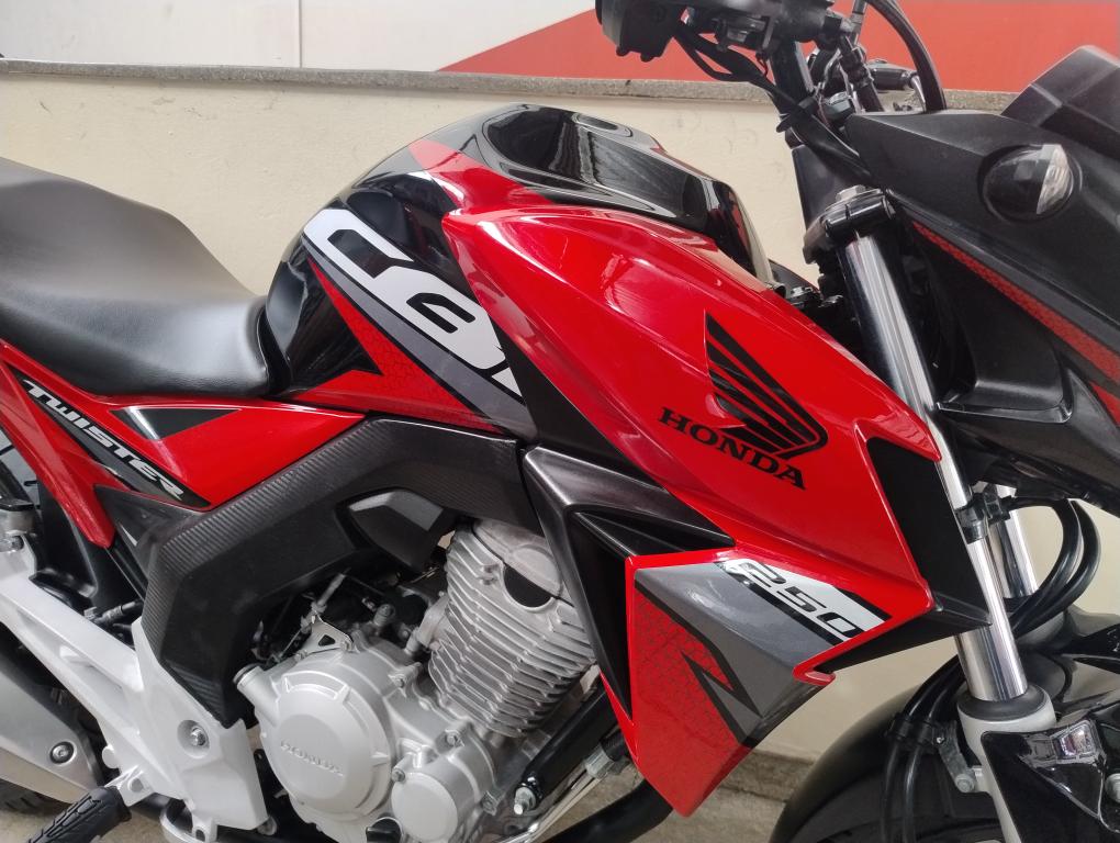 HONDA CB 250 F Twister - Foto