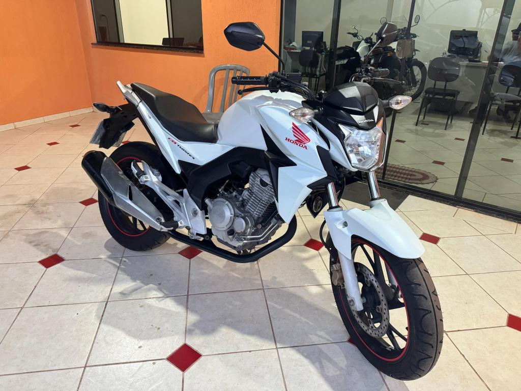 HONDA CB 250 F Twister