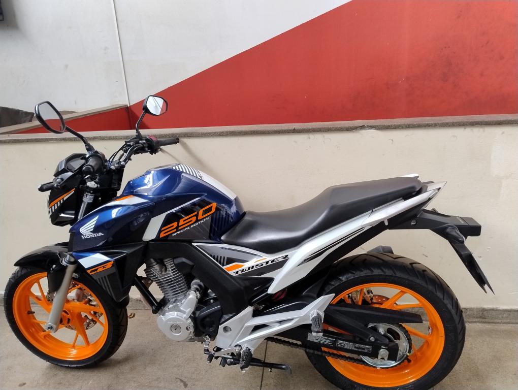 HONDA CB 250 F Twister - Foto