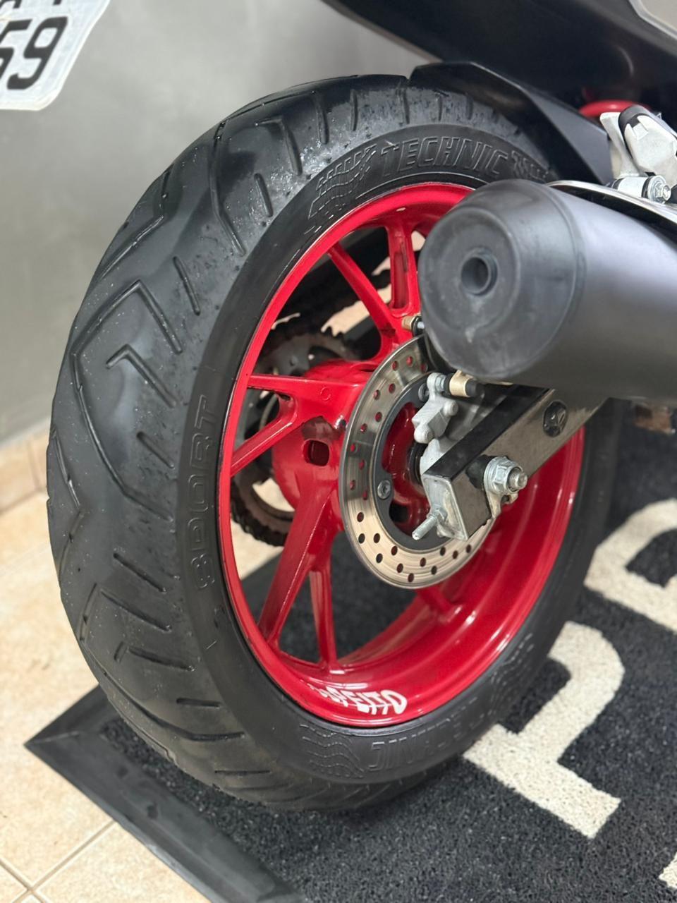 HONDA CB 250 F Twister - Foto