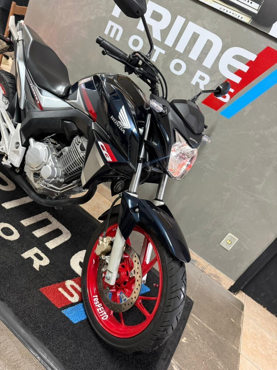 HONDA CB 250 F Twister - Foto