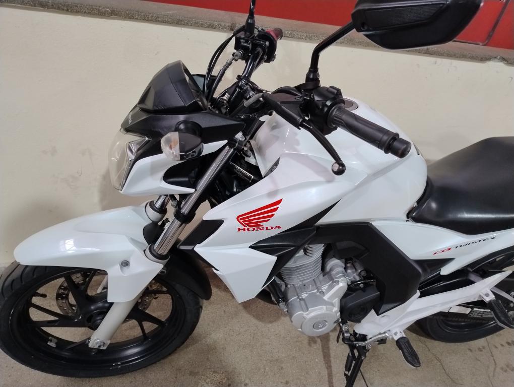 HONDA CB 250 F Twister - Foto