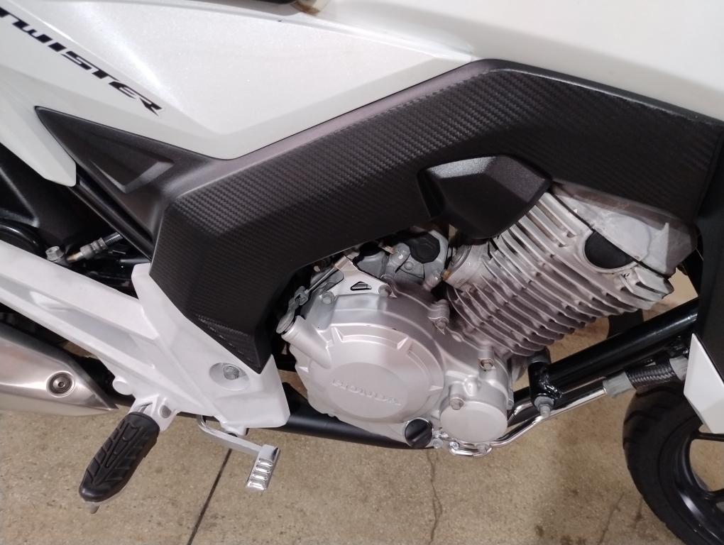 HONDA CB 250 F Twister - Foto