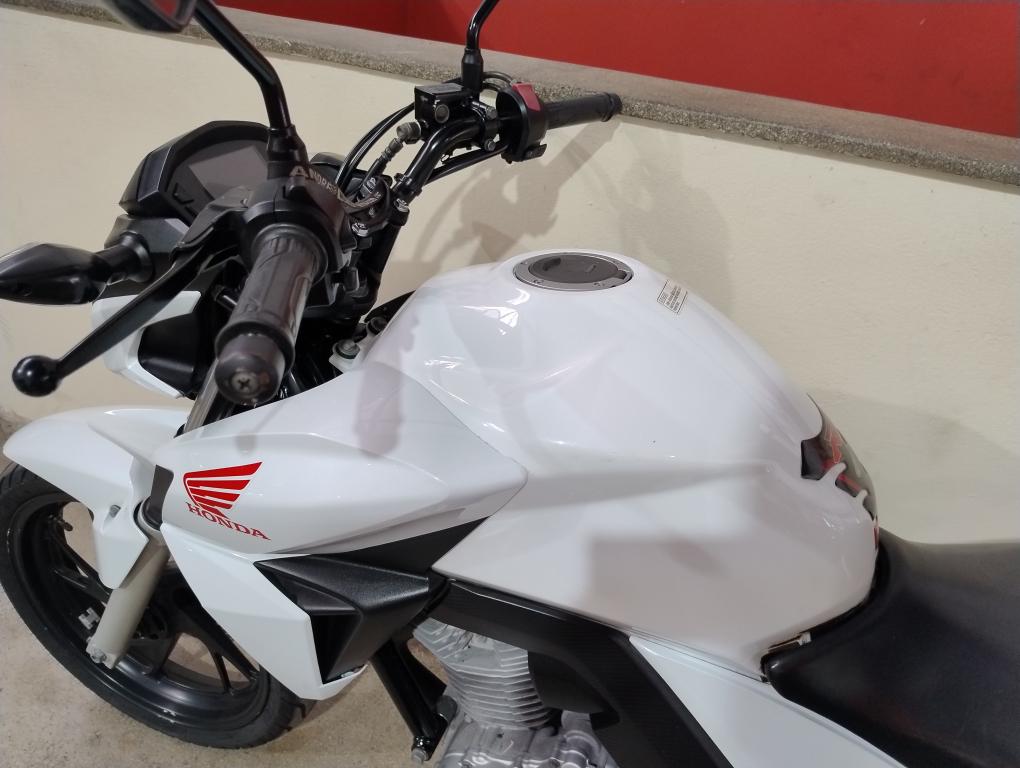 HONDA CB 250 F Twister - Foto