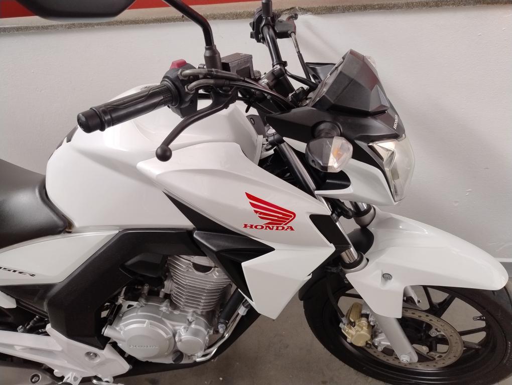 HONDA CB 250 F Twister - Foto