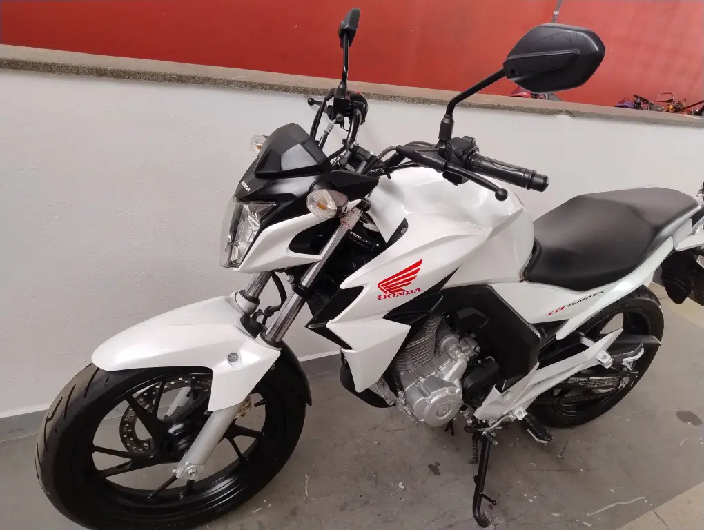 HONDA CB 250 F Twister - Foto