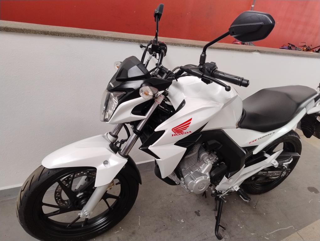 HONDA CB 250 F Twister - Foto