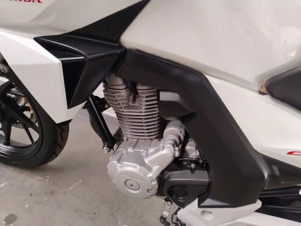 HONDA CB 250 F Twister - Foto